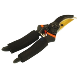 PRUNING SHEAR WITH ERGONOMIC GRIP